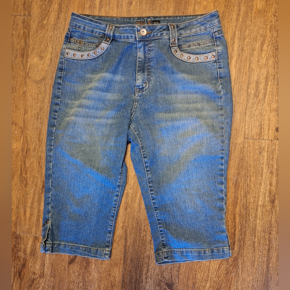 Women's Blue Denim High Rise Capri Jeans - Size 10